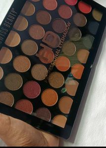 Swiss Beauty Eyeshadow Palette