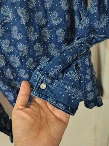 Casual Woman Blue Print Shirt- L