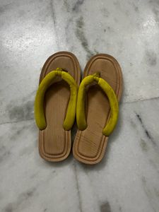 Max Classy Yellow Flip flops