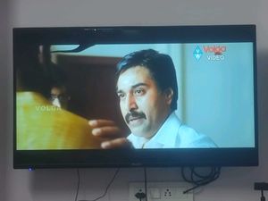 46 Inch Proneer Smart Tv