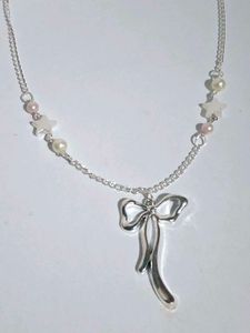 Bow Necklace