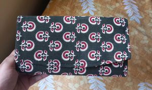 Patterned Clutch