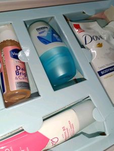 Meet Your Summer Regimen Ponds Product , Dove Product , Vaseline Product And Rexona Product