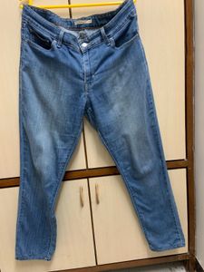Levi&#39;s 711 Skinny Fit Blue Jeans
