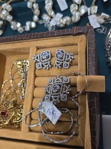 Silver Zirconia Pendant Set