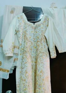 Hand Thread Embroidery Kurta Set