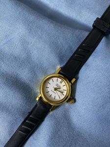 Elegant Vintage Gold-Tone Watch