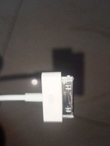 Orginal Apple Usb To 30Pin Connector.