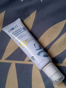 Plum Rice Water And Niacinamide Hybrid Sunscreen