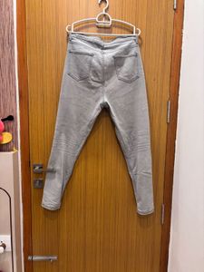 “Rio” Grey Jeans (Almost 🆕)