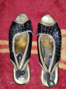 Elegant Black &amp; Gold sandal heels