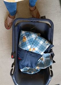 Mee- Mee 3 In 1 Carry, Rocking And Feeding Chair