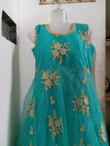 Beautiful Gown👗 For Girls