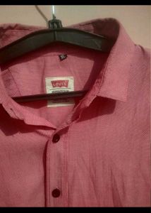 Levi&#39;s Shirt 👕 Chest 42 Inch