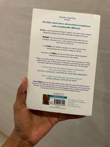 Blue SistersBook by Coco Mellors