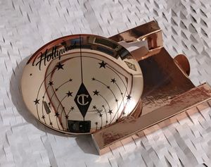 Charlotte Tilbury glow glide face highlighter