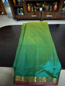 New unused Dual Shade Saree With Traditional Borde