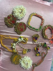 Mehndi/ Haldi hand accessories