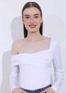 Chic White One-Shoulder bodysuit Top