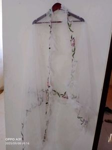 Pakistani White Embroidered Kurta Set