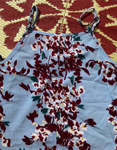 Trend Arrest Floral Top