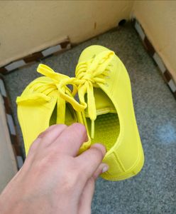 FLUROSCENT GREEN CASUAL SHOES