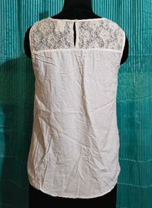 BOGO🎁Buy One Get 1🎁 Free Size S/M White Lace Top
