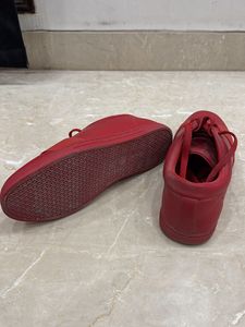 Red casual sneakers