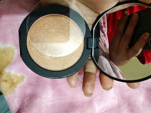 Becca Shimmering Skin Perfector