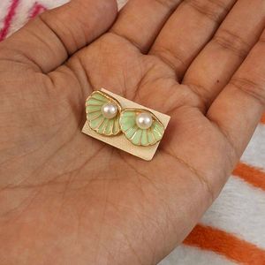 Shell Earring Studs🐚