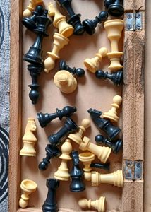 Foldable Wooden Chess Board With 32 Pawns