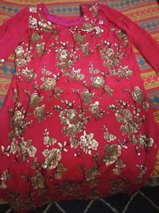 Elegant Floral Embroidered Kurta