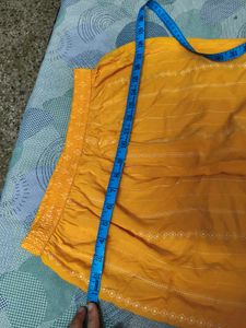 Beautiful Printed Yellow Sleeveless Suit In Xl Siz