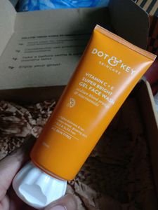 Dot &amp; Key Vit C +E Super Bright Gel Face Wash