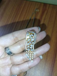 AD Neckpiece