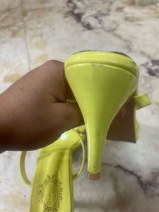 SHOETOPIA NEON GREEN SANDAL