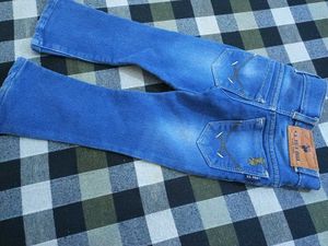 Dark Blue Colour Ki Jeans 4 Se 5 Sal Ke Bacche K
