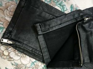 BLACK LEATHER SLIM FIT JEN&#39;S 🖤😎