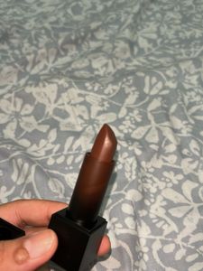 Huda Beauty Satin Lipstick Shade Amore