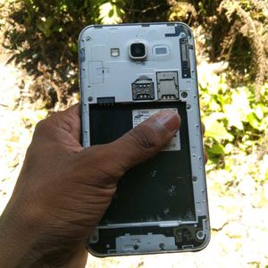Samsung Galaxy J7 without Battery