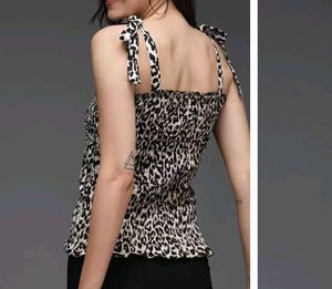 Women Stylish Sleevless Crop Tee