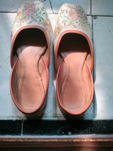 Ethnic Mojri For Women