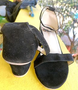 Black Sandal