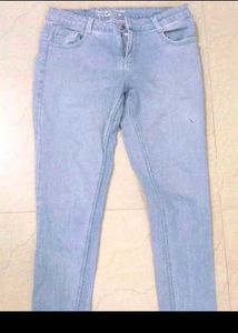 Set of 3 tops &amp; mid skinny jeans (women)🌺