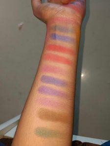 I magic professional eyeshadow palette