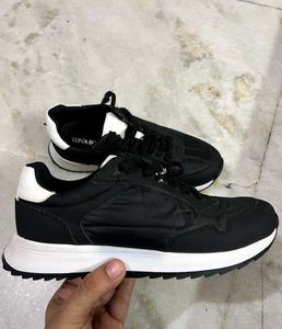 WESTSIDE LUNA BLU WOMEN BLACK QUILTED SNEAKERS -37