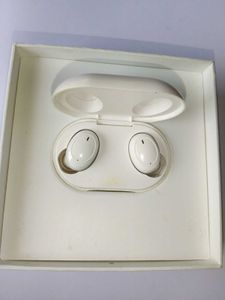 Many Ear Device