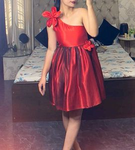 Red One-Shoulder Party Dress