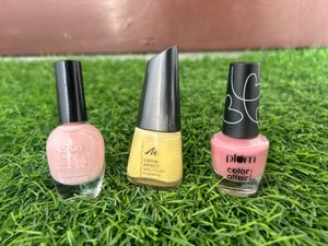 Set Of 3 Manhattan , Plum And Solimo Nail Paints