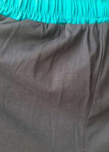 BLACK AND SEAGREEN CAPRI